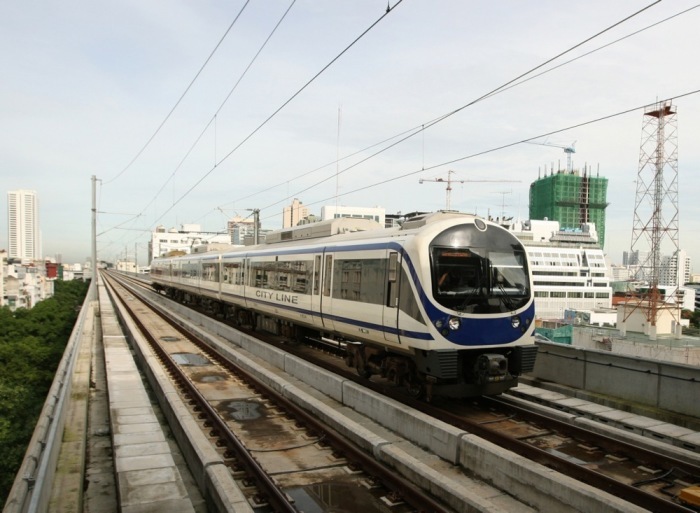 Ein technischer Defekt schränkte den Betrieb des Airport Rail Link am Flughafen Suvarnabhumi zeitweise erheblich ein. Foto: epa/Narong Sangnak