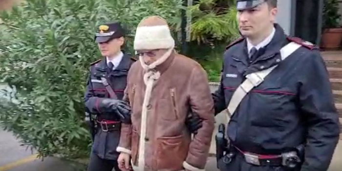 Das Standbild aus einem Polizeivideo zeigt Matteo Messina Denaro (M). Foto: -/Comando Generale Carabinieri /dpa