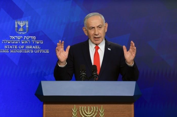 Benjamin Netanyahu gibt in Jerusalem eine Pressekonferenz nach der Bekanntgabe eines vorläufigen US-Iran-Abkommens. Foto: EPA/Ronen Zvulun/pool