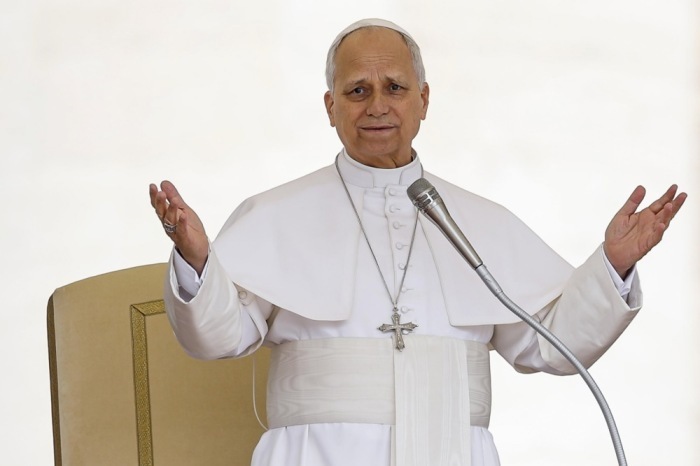 Papst Leo XIV. hält seine wöchentliche Generalaudienz auf dem Petersplatz ab. Foto: epa/Angelo Carconi