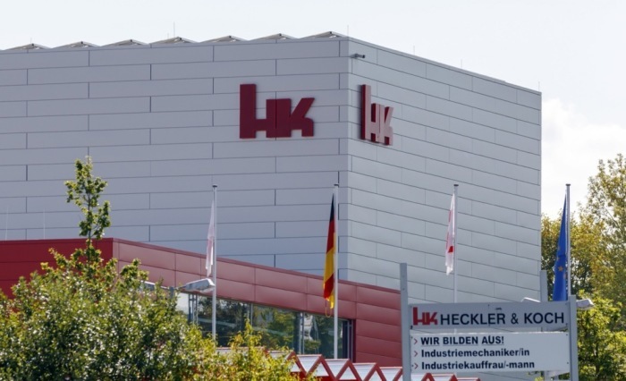 Eine Außenansicht des Hauptgebäudes des deutschen Rüstungsunternehmens Heckler & Koch (H&K) in Oberndorf am Neckar. Foto: epa/Ronald Wittek