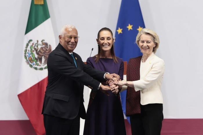 Mexiko und die EU unterzeichnen in Mexiko-Stadt ein modernisiertes Globalabkommen zur Stärkung strategischer Beziehungen. Foto: EPA/Jose Mendez