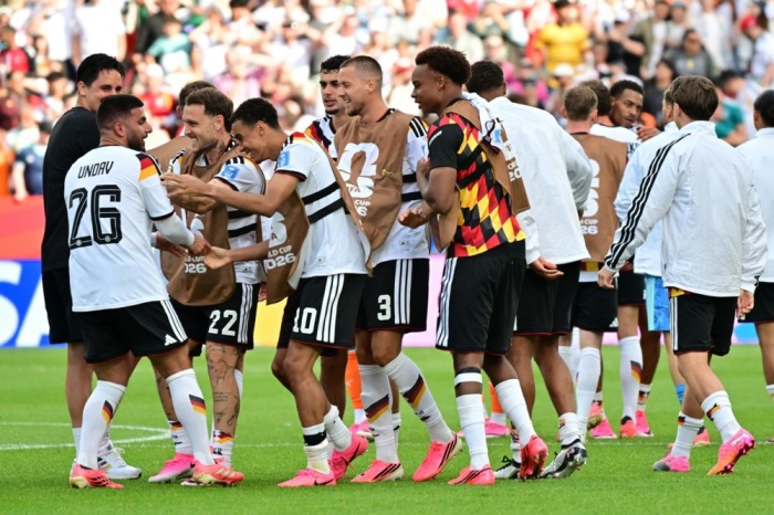 Deutsche Spieler feiern Torschütze Deniz Undav nach dem Sieg im WM-Gruppenspiel gegen die Elfenbeinküste in Toronto. Foto: epa/Eduardo Lima