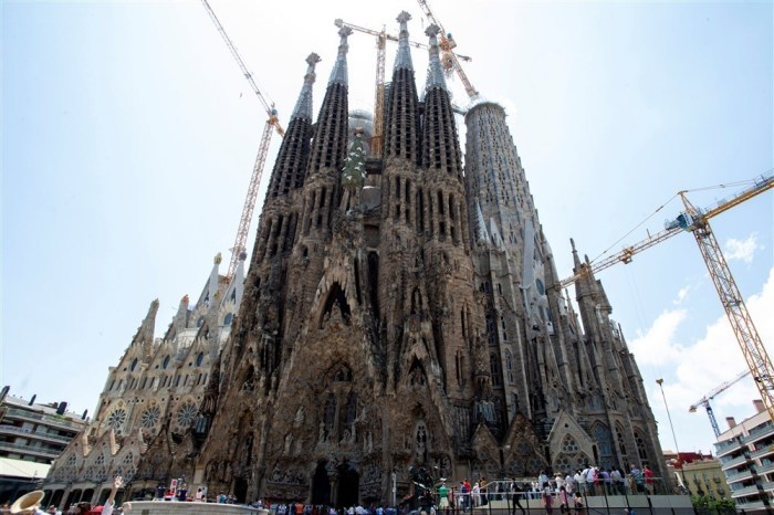 Gesamtansicht der Kirche Sagrada Familia in Barcelona. Foto: epa/Quique Garcia