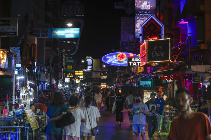 Bangkoks Khao San Road im Dezember 2020. Foto: epa/Diego Azubel