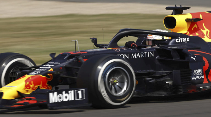 Der niederländische Formel-1-Pilot Max Verstappen von Aston Martin Red Bull Racing bestreitet den Formel-1-Grand-Prix von Großbritannien auf dem Silverstone Circuit in Northamptonshire. Foto: epa/Andrew Boyers