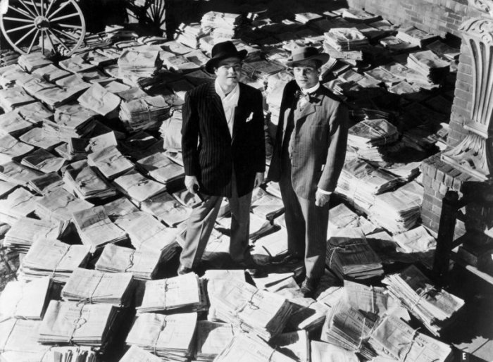 Orson Welles (l) und Joseph Cotten in einer Szene des Filmklassikers «Citizen Kane» aus dem Jahr 1941. Foto: Deutsches Filminstitut - DIF/dpa