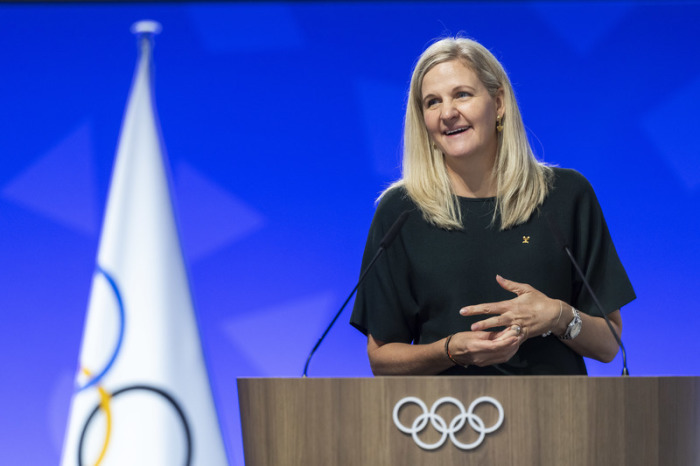 Kirsty Coventry spricht während der 146. IOC-Sitzung im SwissTech Convention Centre in Lausanne. Foto: Keystone/dpa/cyril Zingaro