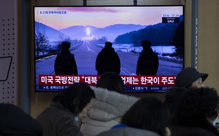 Reaktionen in Seoul, nachdem Nordkorea ein unbekanntes Projektil in Richtung Ostmeer abgefeuert hatte. Foto: epa/Jeon Heon-kyun