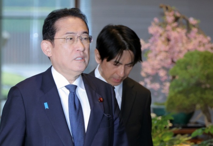 Japans Premierminister Fumio Kishida kommt am Amtssitz des Premierministers in Tokio an. Foto: epa/Jiji Press Japan
