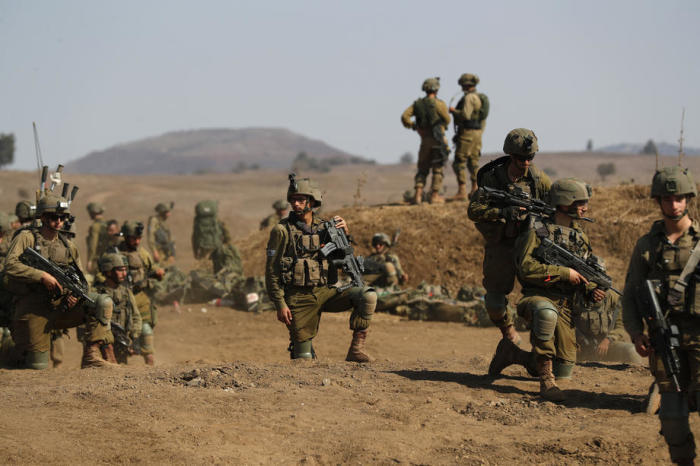 Israelische Soldaten der Nahal-Brigade bei einer Übung in der Nähe von Kedmat Zvi auf den annektierten Golanhöhen. Foto: epa/Atef Safadi