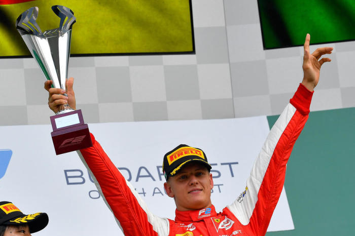 Der Sieger des deutschen Formel-Zwei-Rennens Mick Schumacher von PREMA. Foto: epa/Zsolt Czegledi
