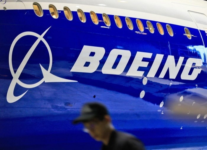 Die Boeing will die Produktionslinie für Verkehrsflugzeuge wieder aufnehmen. Foto: epa/Ritchie B. Tongo