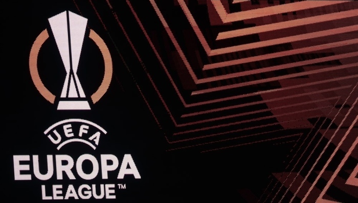 Logo der UEFA Europa League auf der Stadionleinwand. Foto: epa/Tim Keeton