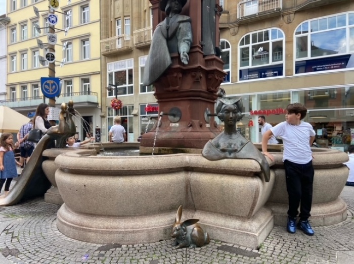 Ein hübscher Brunnen im Zentrum von Konstanz: Noch läuft das Wasser ganz tadellos… Fotos: hf