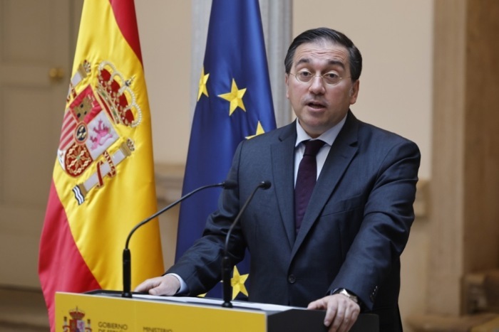 Außenminister Jose Manuel Albares gibt eine Pressekonferenz in Madrid. Foto: epa/Sergio Perez