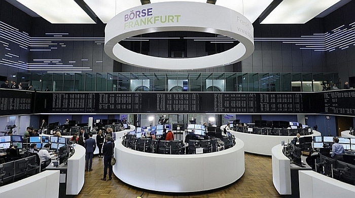 Eine Innenansicht des Parketts der Frankfurter Börse vor der Eröffnung des Handels, in Frankfurt am Main. Foto: EPA-EFE/Ronald Wittek