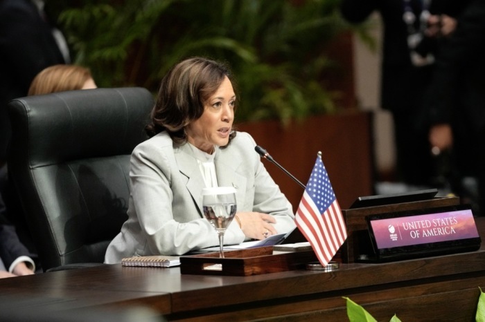US-Vizepräsidentin Kamala Harris hält eine Rede während des ASEAN-US-Gipfels im Rahmen des 43. Gipfels der Vereinigung Südostasiatischer Nationen (ASEAN) in Jakarta. Foto: epa/Achmad Ibrahim / Pool
