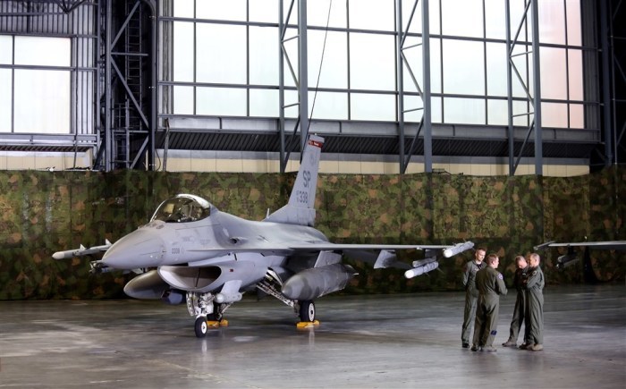 US-amerikanische F-16 in Warschau. Archivfoto: epa/LESZEK SZYMANSKI POLEN OUT