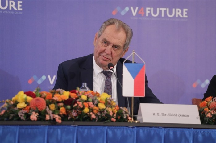 Der tschechische Präsident Milos Zeman während einer Pressekonferenz nach dem Treffen der Präsidenten der Visegrad-Gruppe in Bratislava. Foto: epa/Albert Zawada
