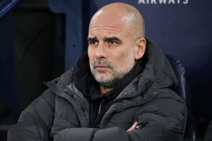 Pep Guardiola beobachtet das Premier-League-Spiel zwischen Manchester City und Fulham. Foto: Adam Vaughan/epa
