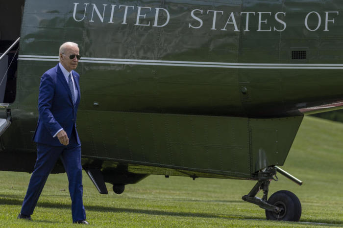 US-Präsident Joe Biden kommt nach einem Wochenende in Delaware im Weißen Haus an. Foto: epa/Tasos Katopodis