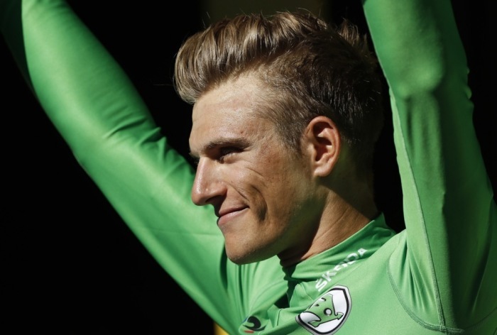 Marcel Kittel jubelt im Grünen Trikot nach seinem Etappensieg bei der Tour de France. Der Deutsche dominiert 2017 die Sprintwertung. Foto: epa/Guillaume Horcajuelo