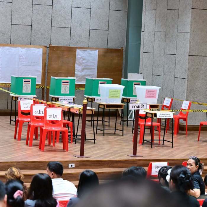 Bangkok bereitet sich auf die Wahlen am 28. Juni vor: Bei einer Schulung im Bezirk Thung Khru wurden Wahlhelfer auf einen transparenten und fairen Ablauf der Abstimmung eingestimmt. Bild: Bangkok Metropolitan Administration (BMA)