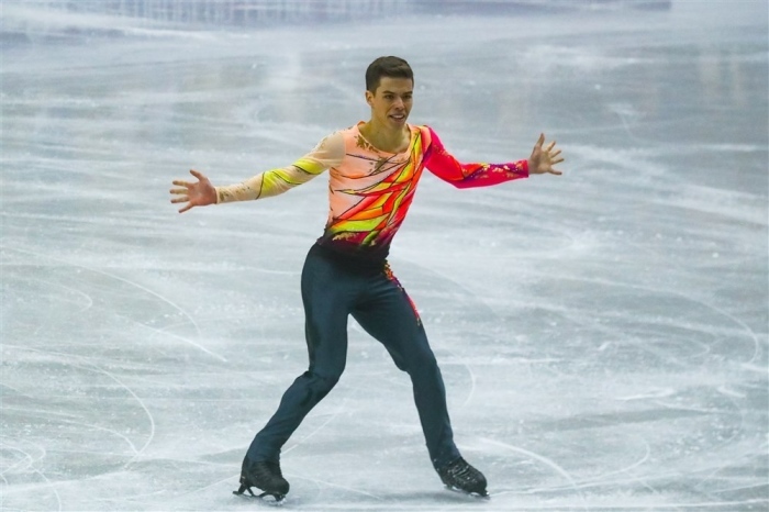 Der Deutsche Nikita Starostin tritt während der Kür der Männer bei den ISU-Europameisterschaften im Eiskunstlauf in Espoo auf. Foto: epa/Mauri Ratilainen