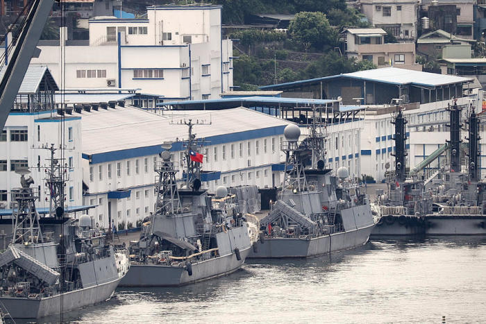 Die Kampfschiffe der taiwanesischen Marine liegen in einem Hafen in der Stadt Keelung vor Anker. Foto: epa/Ritchie B. Tongo