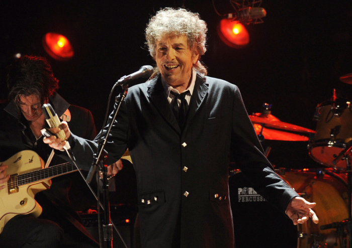 Bob Dylan, US-amerikanischer Musiker, während eines Auftritts.
