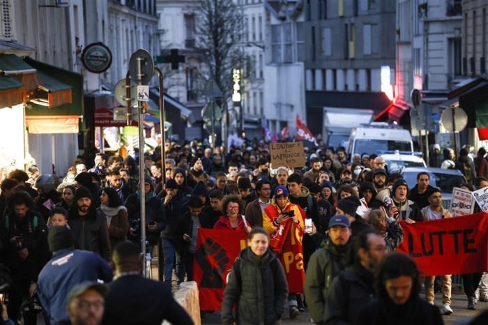 Demonstration gegen die Rentenreformen in Paris. Foto: epa/Yoan Valat
