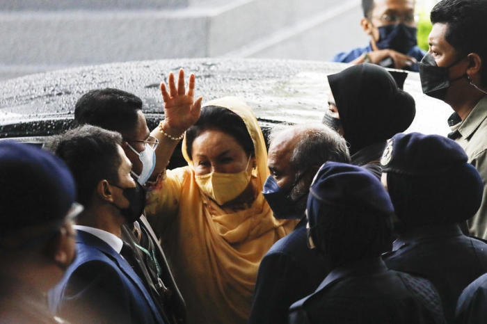 Die Ehefrau des inhaftierten ehemaligen malaysischen Premierministers Najib Razak, Rosmah Mansor, wird in einem Korruptionsprozess für schuldig befunden. Foto: epa/Fazry Ismail