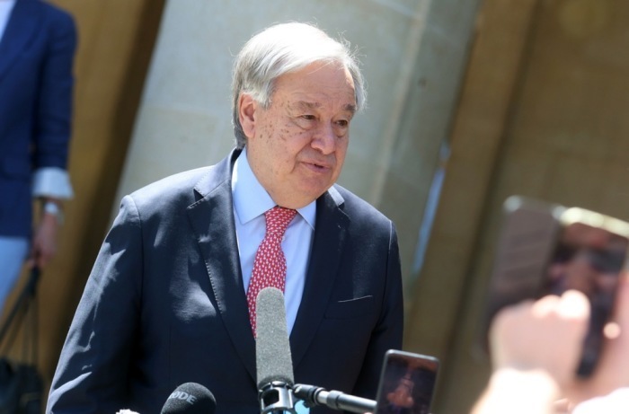 UN-Generalsekretär António Guterres spricht nach einem Treffen mit Zyperns Präsident Nikos Christodoulides im Präsidentenpalast in Nikosia vor den Medien. Foto: EPA/George Christoforou