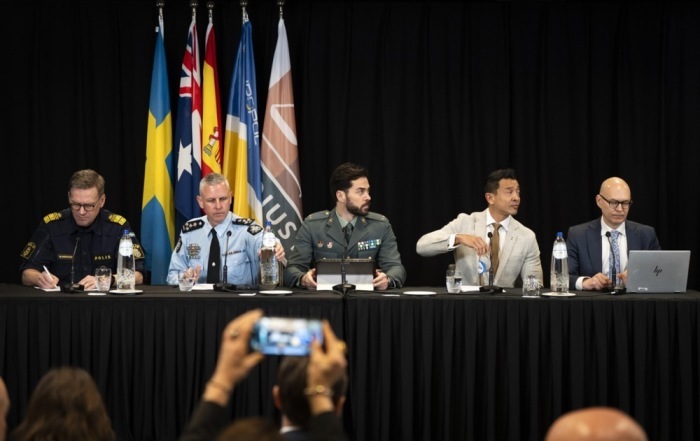 Europol-Pressekonferenz zum Thema kriminelle Netzwerke. Foto: epa/Jeroen Jumelet