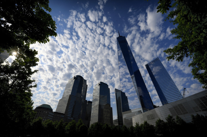 Blick auf das One World Trade Center (1 WTC, 2.v.r) und umliegende Hochhäuser. Foto: Yorick Jansens/Belga/dpa