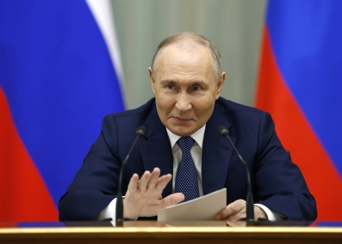 Staatspräsident Putin trifft sich mit der scheidenden russischen Regierung in Moskau. Foto: epa/Dmitry Astakhov