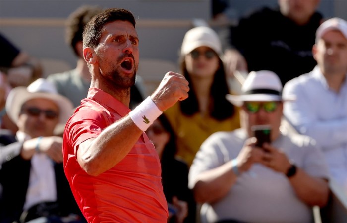 Novak Djokovic aus Serbien feiert einen Punkt während des Herreneinzelspiels in der dritten Runde gegen Alejandro Davidovich Fokina aus Spanien. Foto: EPA-EFE/Teresa Suarez