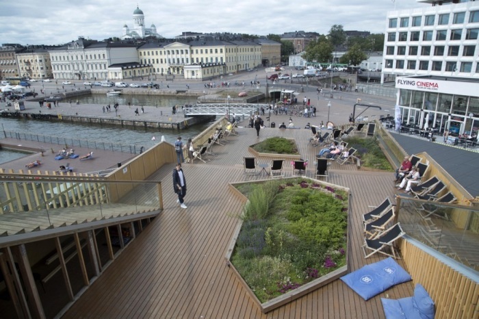Blick auf den Präsidentenpalast (R) in Helsinki, vor dem Gipfeltreffen zwischen Trump und Putin in Helsinki. Foto: epa/Mauri Ratilainen