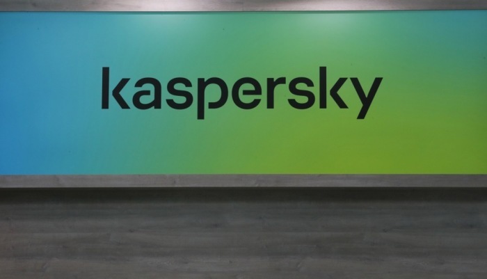 Ein Schild mit dem Logo von Kaspersky ist auf dem Internationalen Wirtschaftsforum St. Petersburg (SPIEF) in St. Petersburg zu sehen. Foto: epa/Anatoly Maltsev