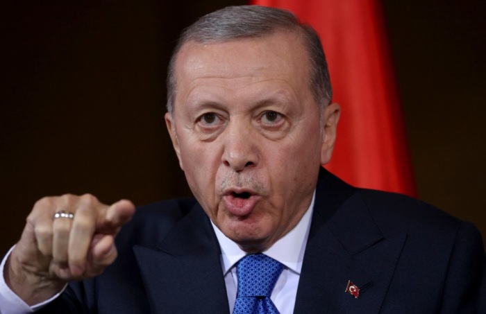 Der türkische Präsident Recep Tayyip Erdogan spricht während einer Pressekonferenz. EPA-EFE/FILIP SÄNGER