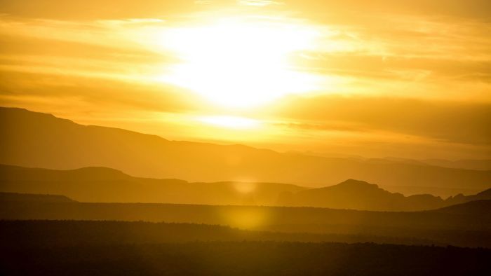Foto von Abid Shah auf Unsplash