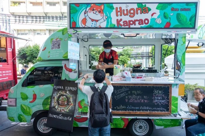 Food Trucks gehören in Thailand inzwischen genauso zum Straßenbild wie Garküchen. Den Touristen gefällts! Fotos: Tourism Authority of Thailand