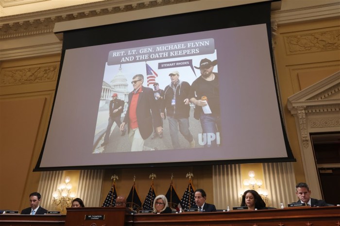 Öffentliche Anhörung des Sonderausschusses des Repräsentantenhauses zur Untersuchung des Anschlags vom 6. Januar auf das US-Kapitol auf dem Capitol Hill in Washington. Foto: EPA-EFE/Michael Reynolds