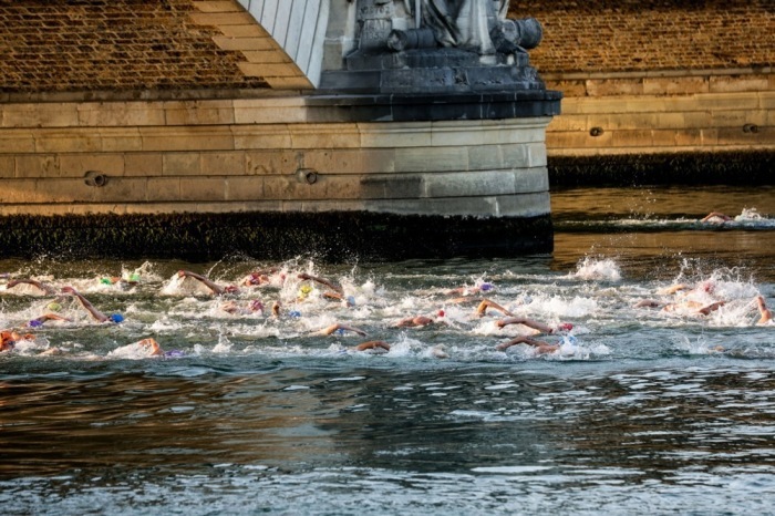 Triathlontest für die Olympischen Spiele 2024 in Paris. Foto: epa/Teresa Suarez