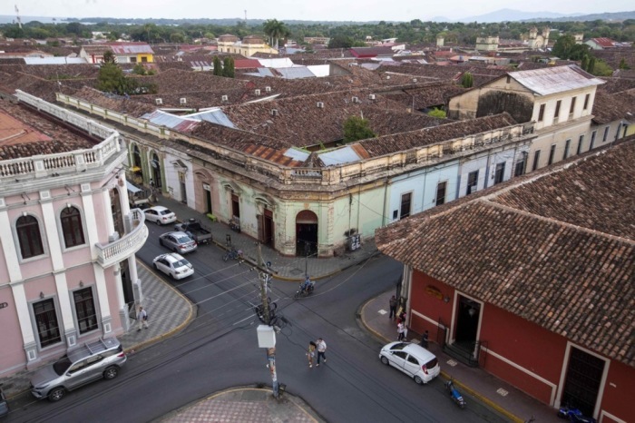Eine der großen Straßen in Granada. Foto: epa/Jorge Torres