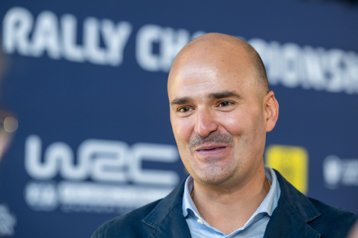 Albert Fürst von Thurn und Taxis bei einer Pressekonferenz vor dem Start einer Rallye-WM. Der Adlige liegt nach einem Unfall im Krankenhaus. Foto: dpa/Armin Weigel