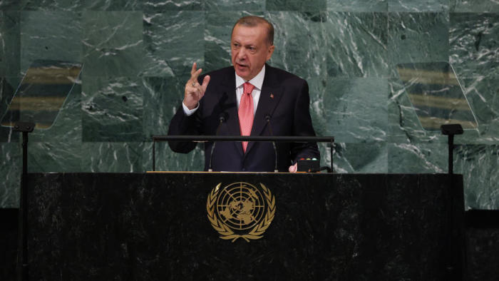 Der türkische Präsident Recep Tayyip Erdogan hält seine Rede während der 77. Generaldebatte im Saal der Generalversammlung am Sitz der Vereinten Nationen. Foto: epa/Justin Lane