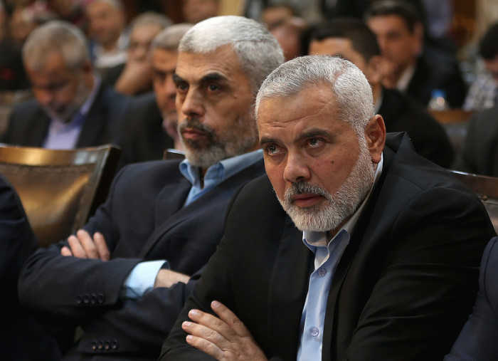  Ismail Hanija (r.) ist seit Mai offiziell der neue Chef der Hamas. Foto: epa/Mohammed Saber