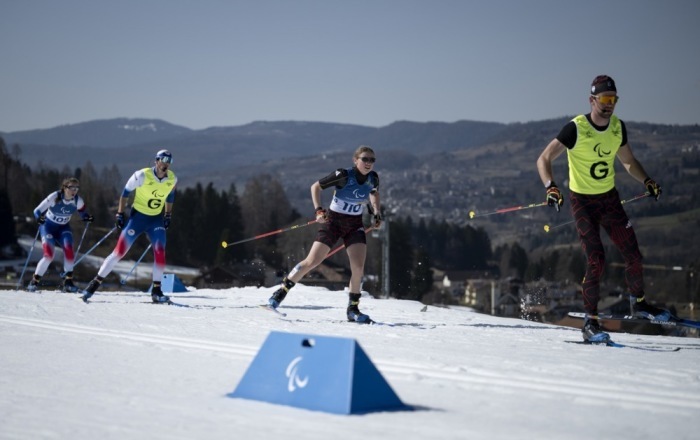 Leonie Maria Walter GER tritt zusammen mit ihrem Begleiter Christian Krasmann GER im Para-Biathlon der Frauen mit Sehbehinderung im Langlaufstadion von Tesero während der Paralympischen Winterspiele Milano Cor... Foto: epa/Thien-an Truong Für Ois